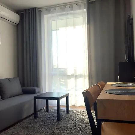 Zachod ワルシャワ